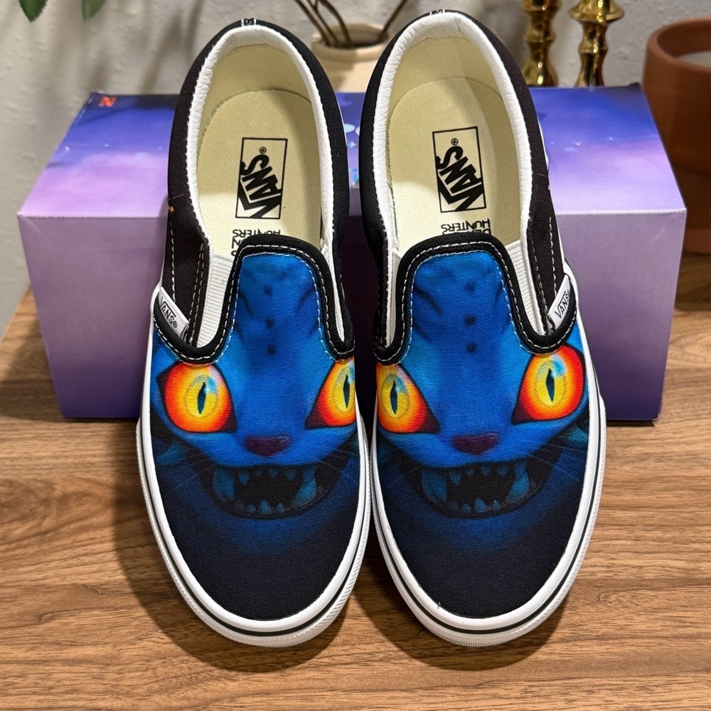 KPop Demon Hunters x Vans Little Kids Size 2.5 Classic Slip-On Shoe Derpy Tiger